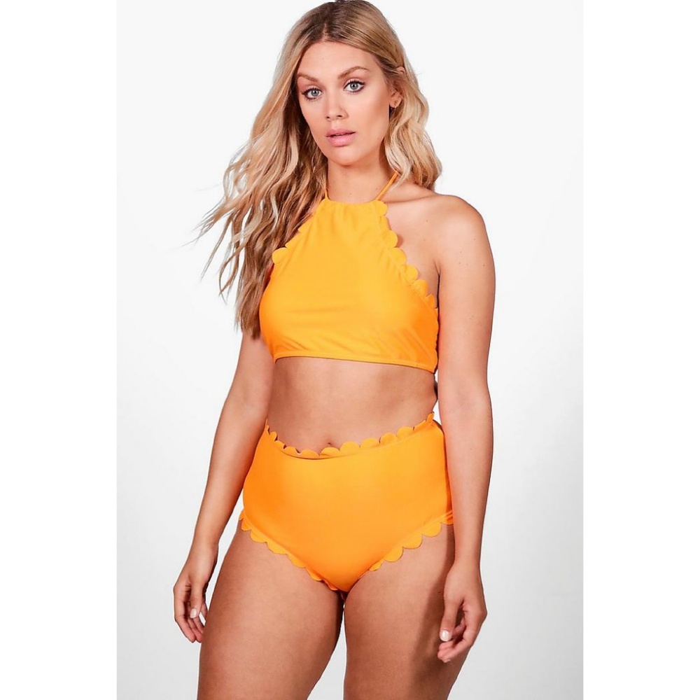 ⚡MOVING SALE!Boohoo Scallop Edge Halter Bikini Set